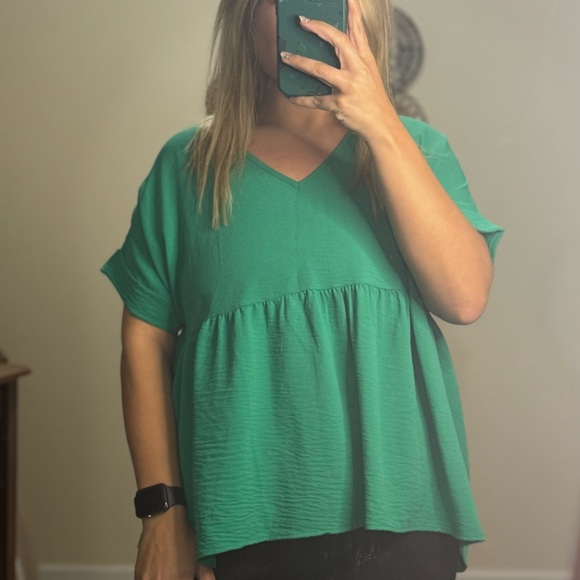 entro Tops - Emerald Green V-Neck Blouse